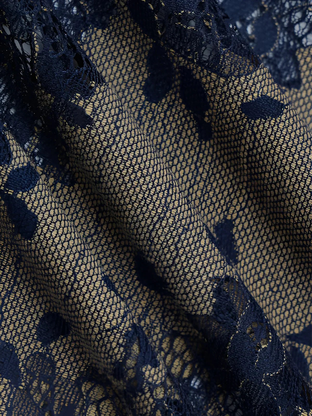 Maxi robe dos nu dentelle bleue avec bretelles fines soirée | Coupe féminine + Style élégant + Facile à accessoiriser – ROBEMODE