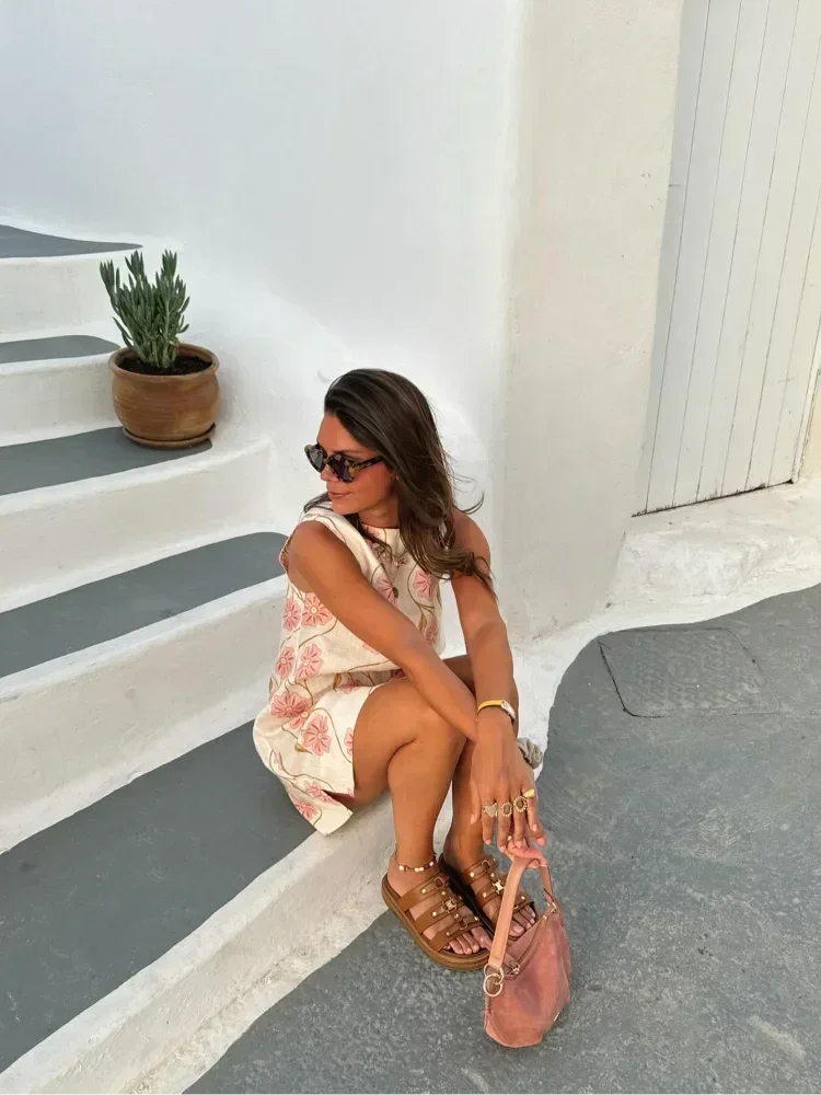 Robe Courte Blanche Sans Manches Motifs Floraux Roses | ROBEMODE