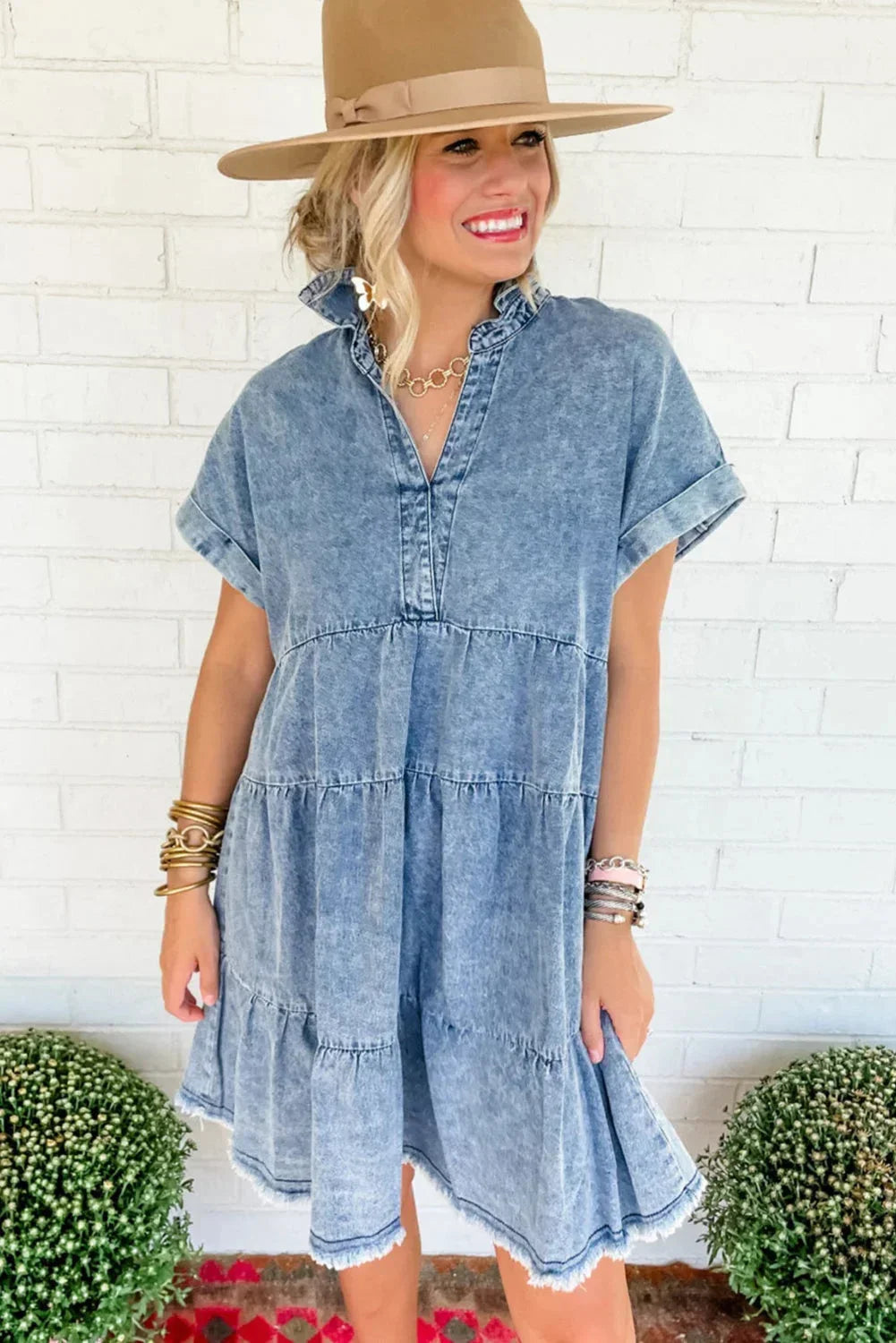 Robe Courte Denim Col V Manches Courtes Estivale | ROBEMODE