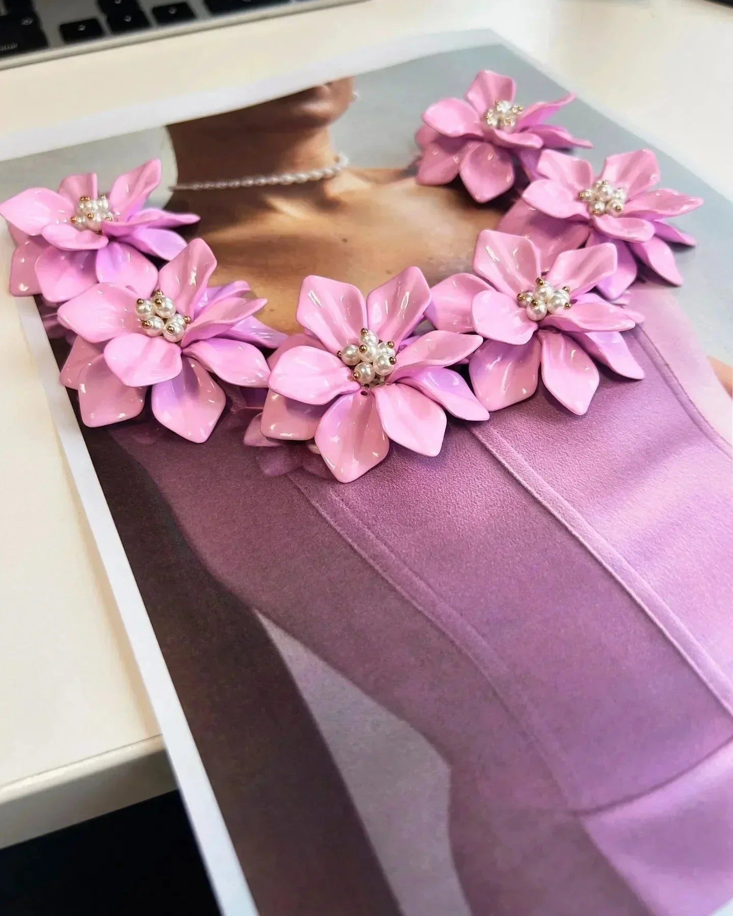 Robe Courte Rose Sans Manches Encolure Florale Femme | Ajustée Été Fête | ROBEMODE