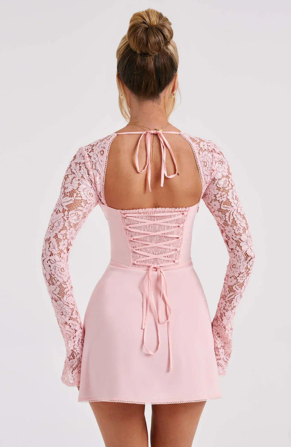 Robe Courte Été Rose Manches en Dentelle 1 Coloris | ROBEMODE