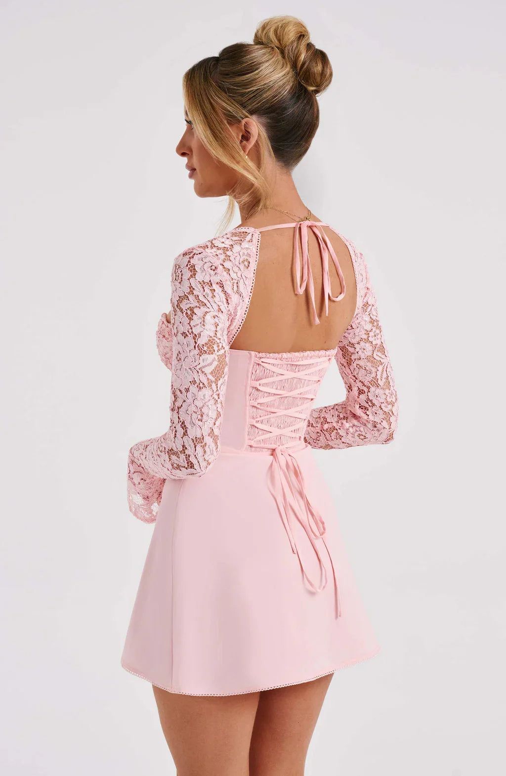 Robe Courte Été Rose Manches en Dentelle 1 Coloris | ROBEMODE