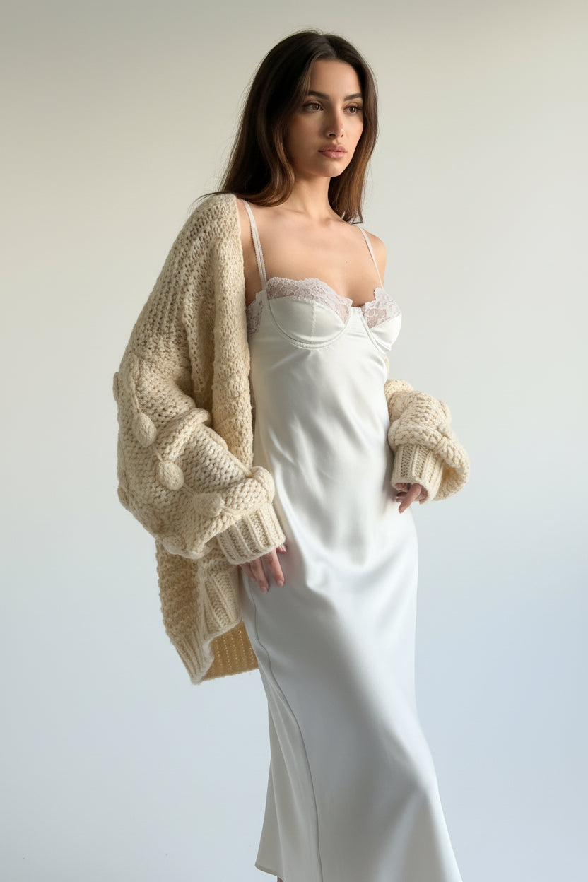 Robe courte femme dos nu avec détails en dentelle pour soirée | ROBEMODE