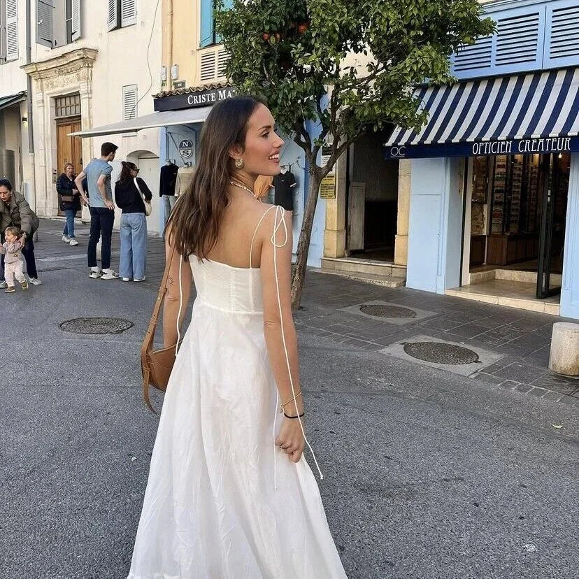 Robe longue blanche été avec buste froncé et bretelles fines | Coupe féminine + Style élégant + Facile à accessoiriser – ROBEMODE