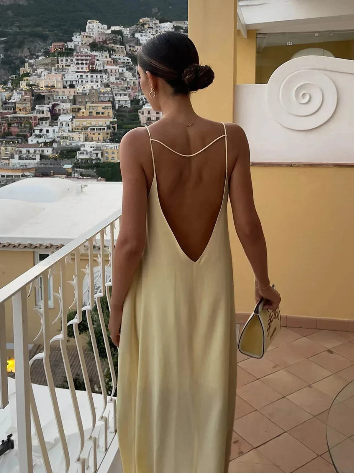 Robe longue dos nu jaune pour été plage détente