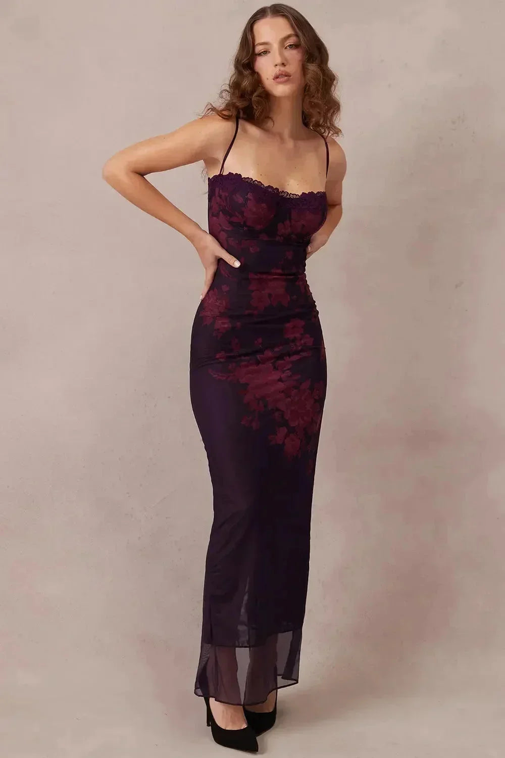 Robe longue femme avec bretelles ajustables et motifs floraux | Coupe féminine + Style élégant + Facile à accessoiriser – ROBEMODE