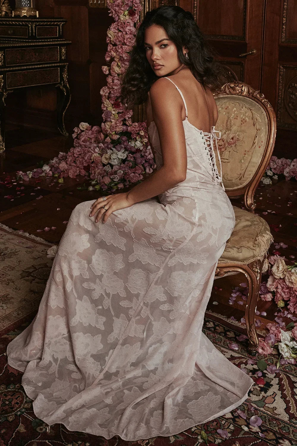 Robe longue femme avec dentelle florale et bretelles fines | ROBEMODE