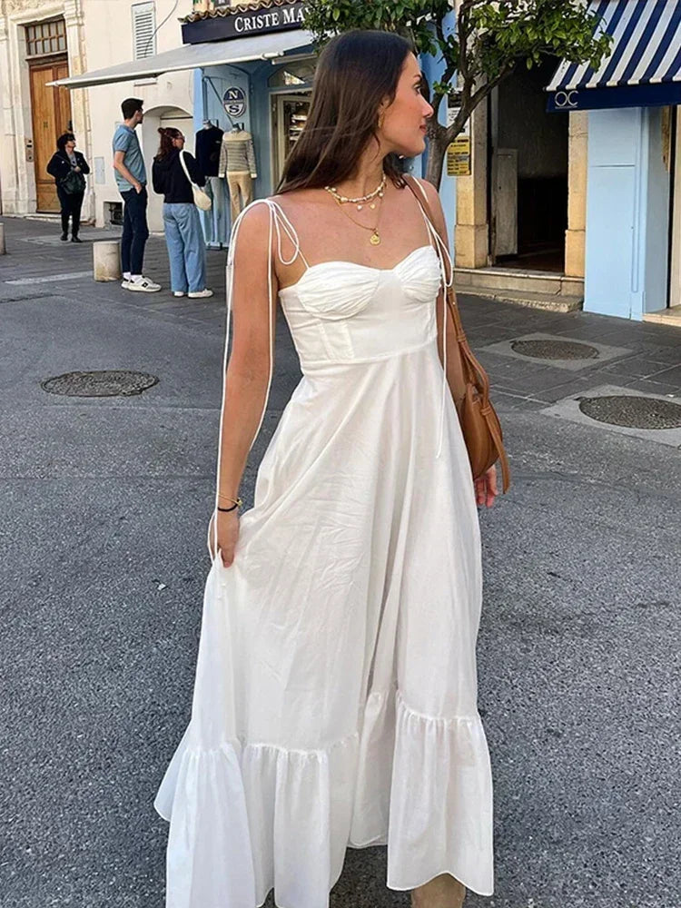 Robe longue femme blanche avec bretelles fines | Coupe féminine + Style élégant + Facile à accessoiriser – ROBEMODE