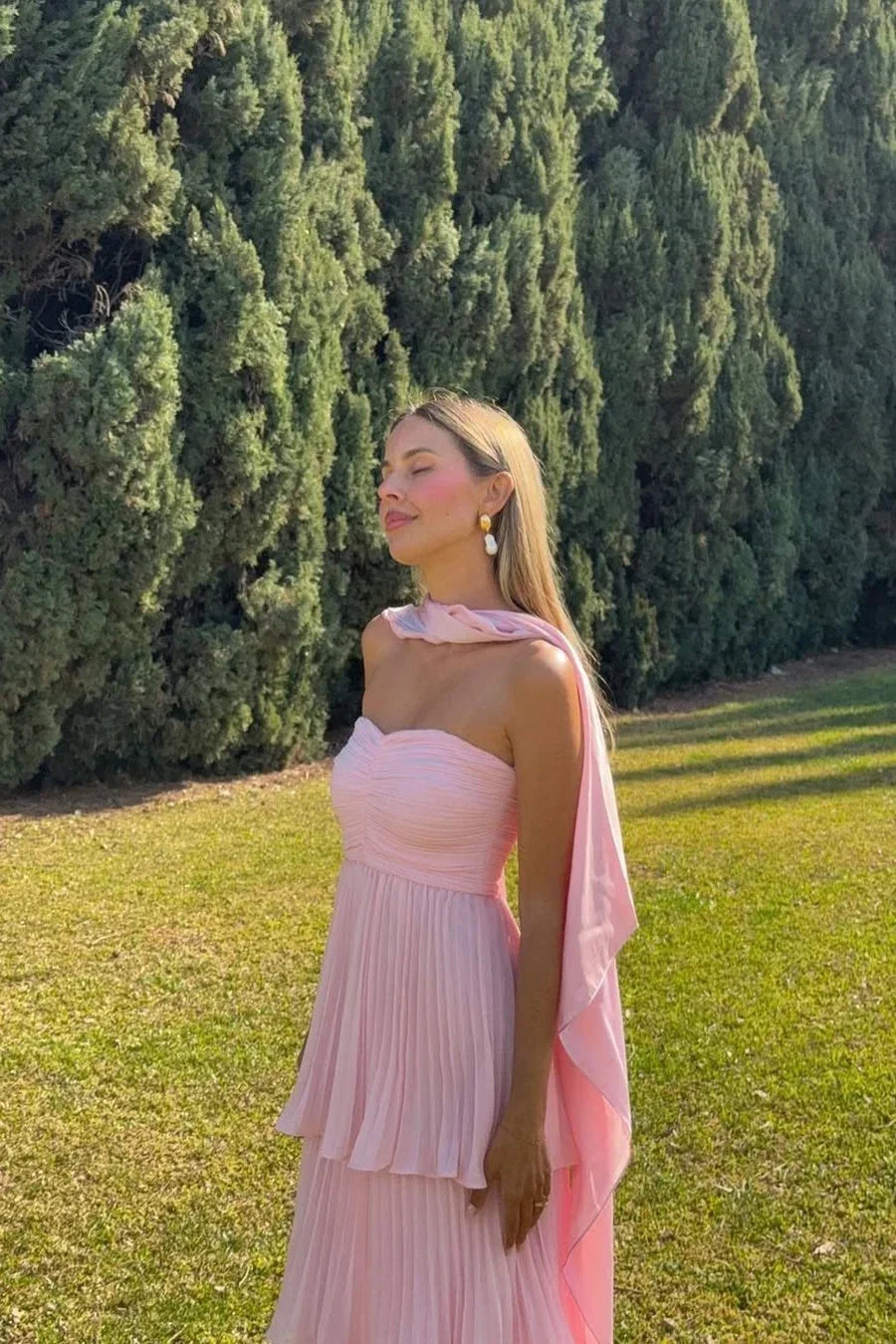 Robe longue femme rose sans bretelles tiercée | Coupe féminine + Style élégant + Facile à accessoiriser – ROBEMODE