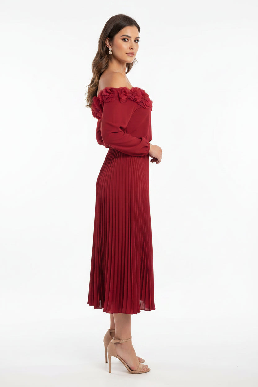 Robe longue rouge épaules dénudées avec volants et jupe plissée | ROBEMODE