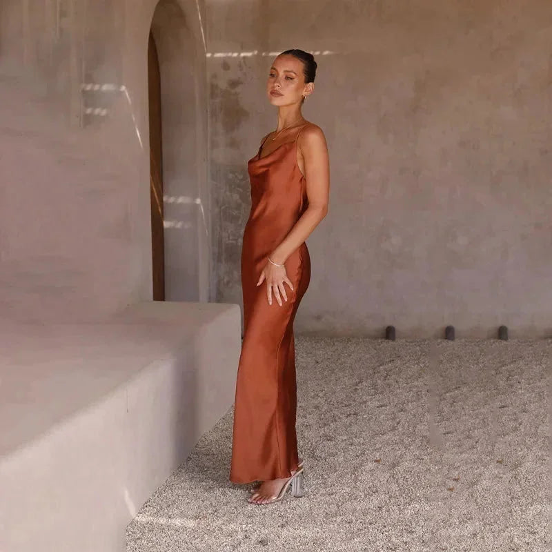 Robe Longue Satinée Col Bénitier Sans Manches Femme | Élégante Soirée 4 Coloris | ROBEMODE