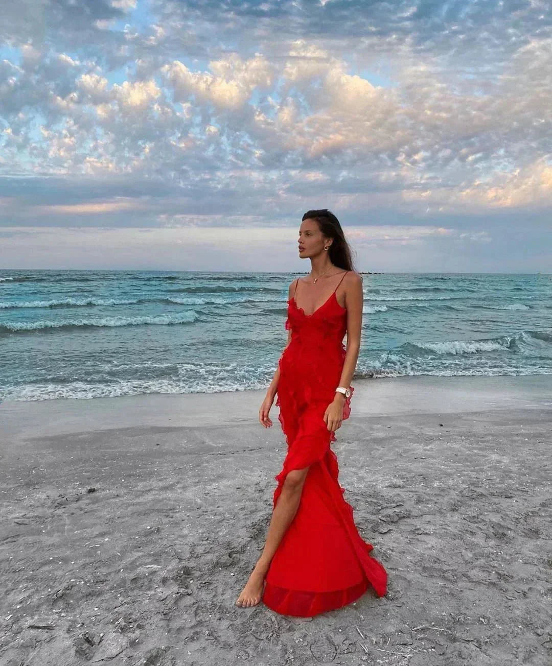 Robe longue soirée femme à volants bretelles fines | Coupe féminine + Style élégant + Facile à accessoiriser – ROBEMODE