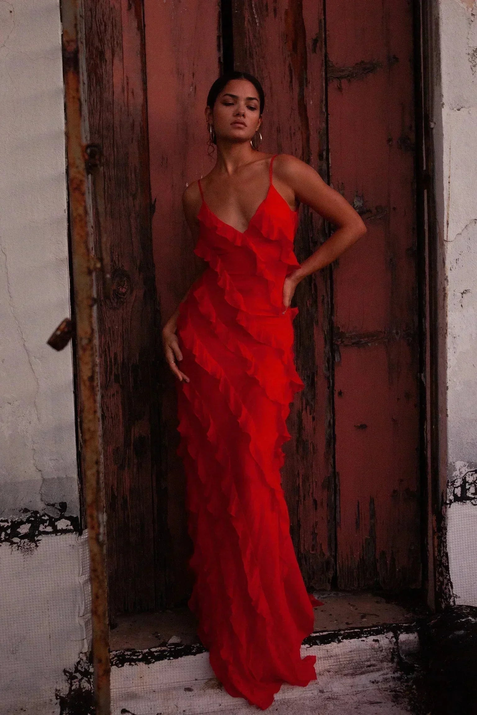 Robe longue soirée femme à volants bretelles fines | Coupe féminine + Style élégant + Facile à accessoiriser – ROBEMODE