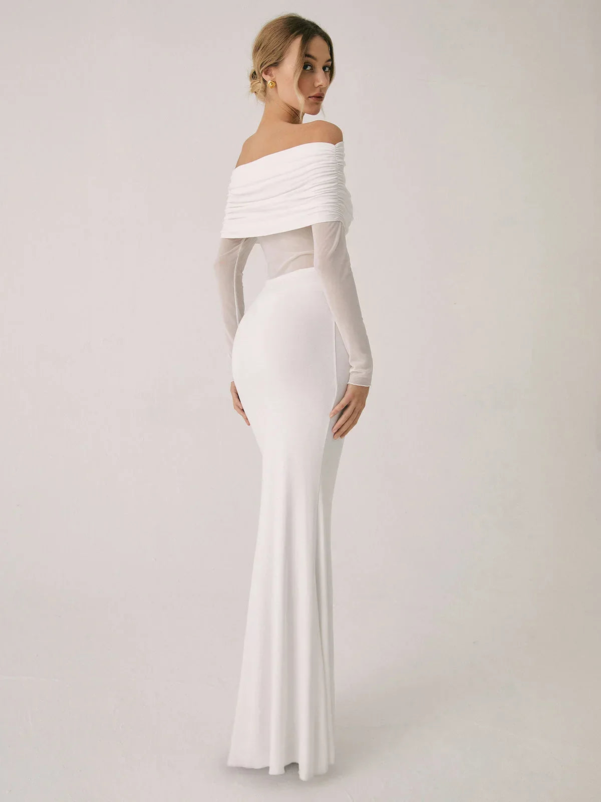 Robe longue soirée ajustée épaules dénudées manches longues | Coupe féminine + Style élégant + Facile à accessoiriser – ROBEMODE