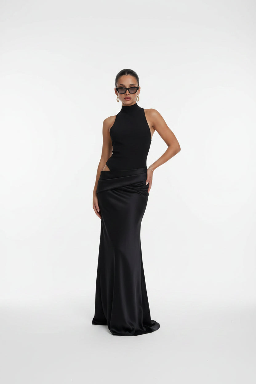 Robe longue soirée col halter avec découpes drapées | ROBEMODE