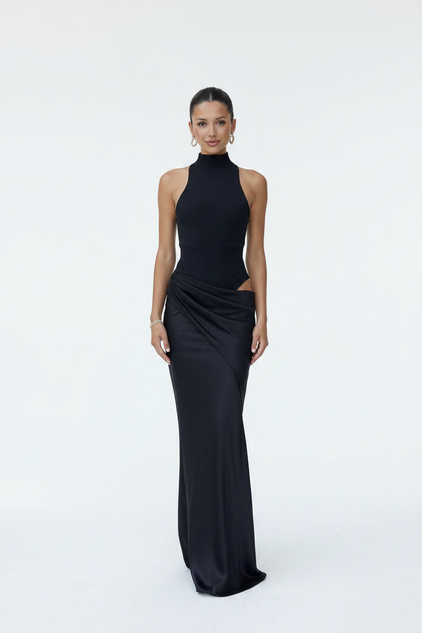 Robe longue soirée col halter avec découpes drapées | ROBEMODE