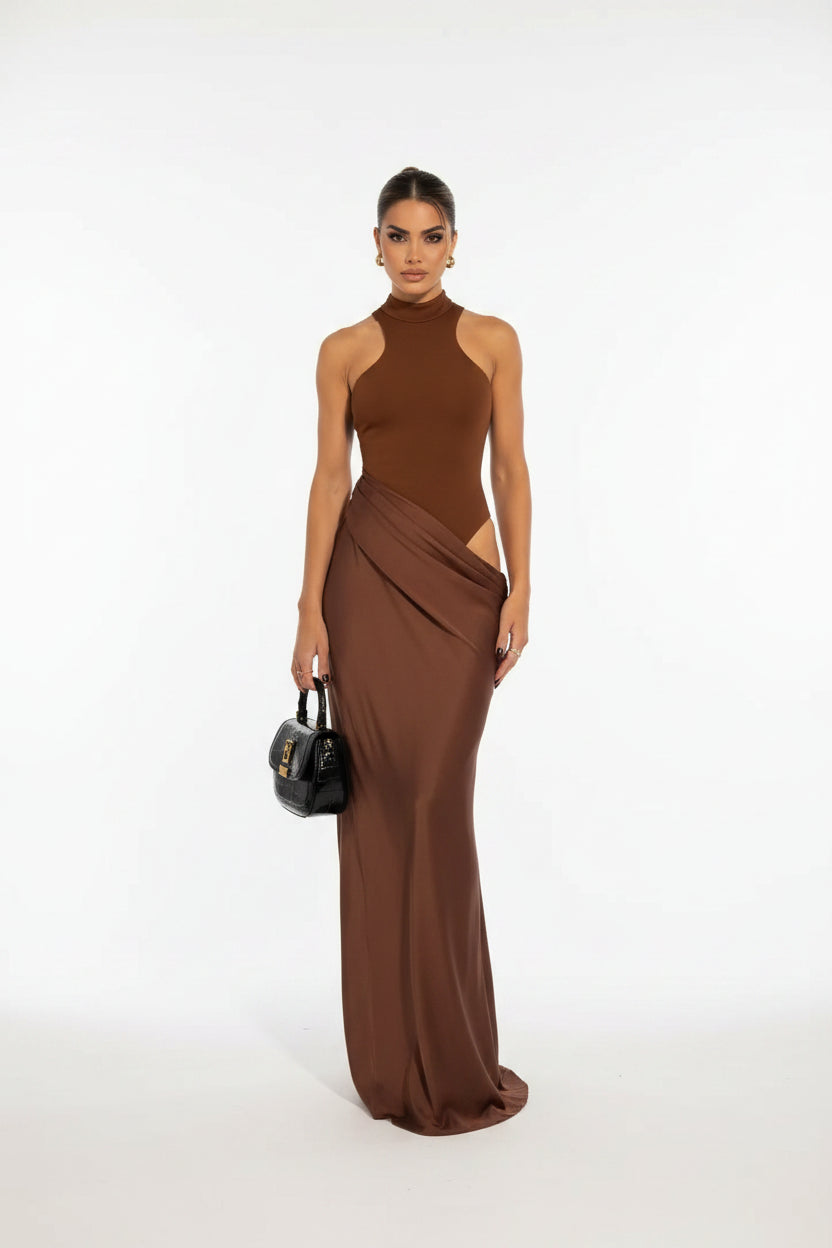 Robe longue soirée col halter avec découpes drapées | ROBEMODE