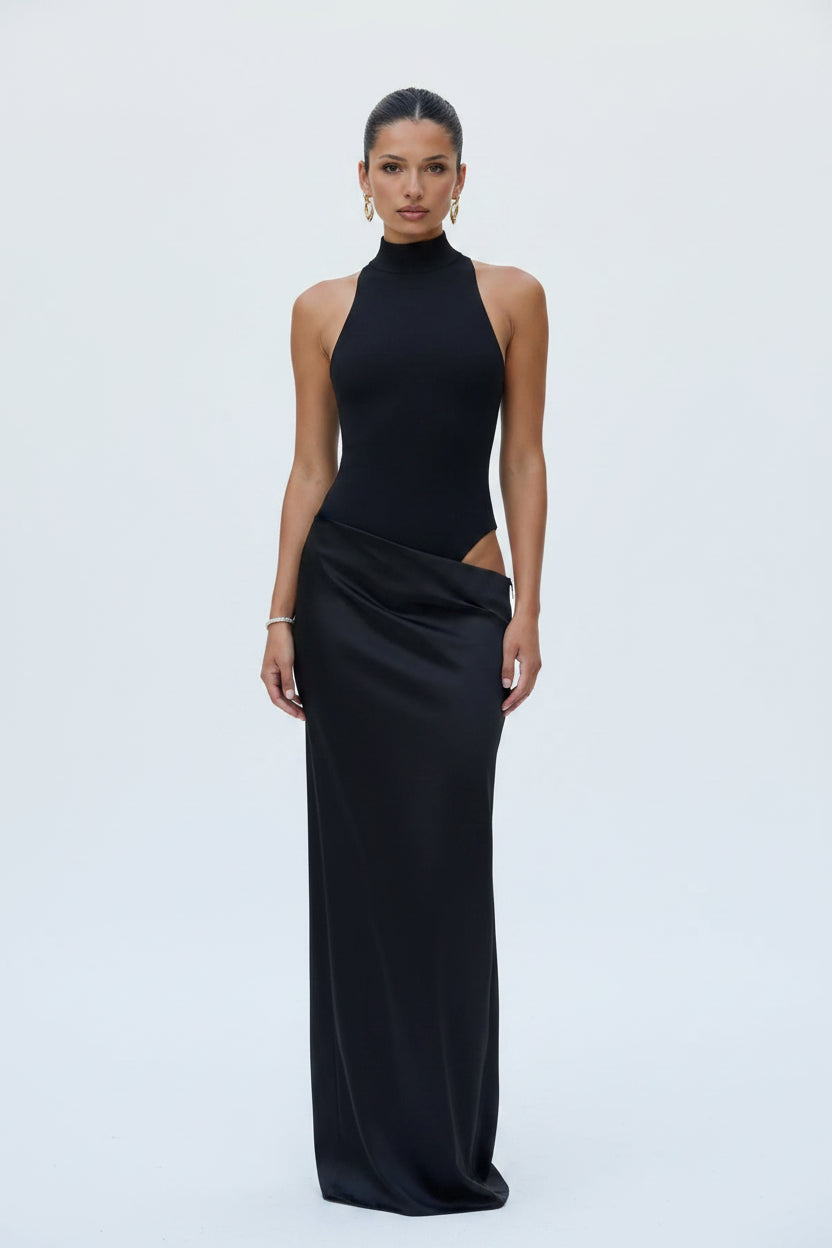 Robe longue soirée col halter avec découpes drapées | ROBEMODE