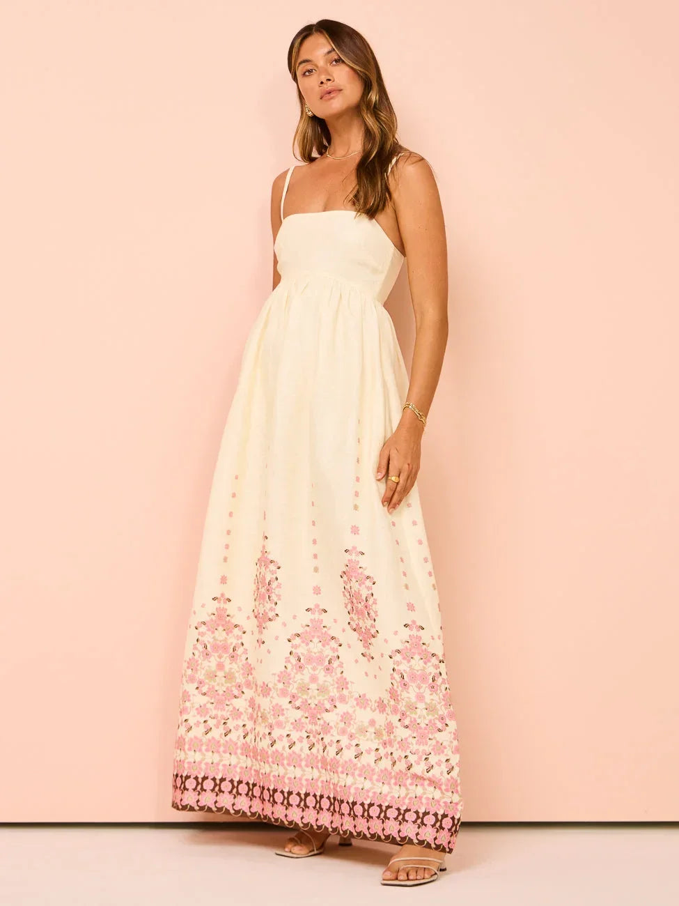 Robe longue femme crème avec broderie florale roses | Coupe féminine + Style élégant + Facile à accessoiriser – ROBEMODE