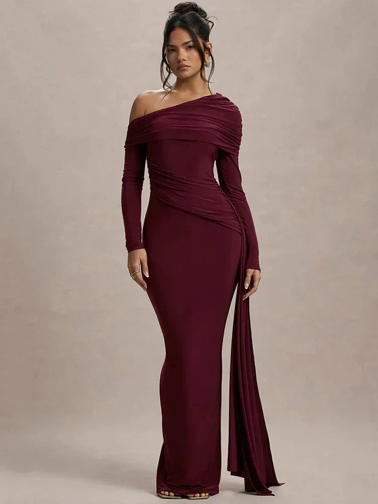 Robe longue femme épaules dénudées avec traîne