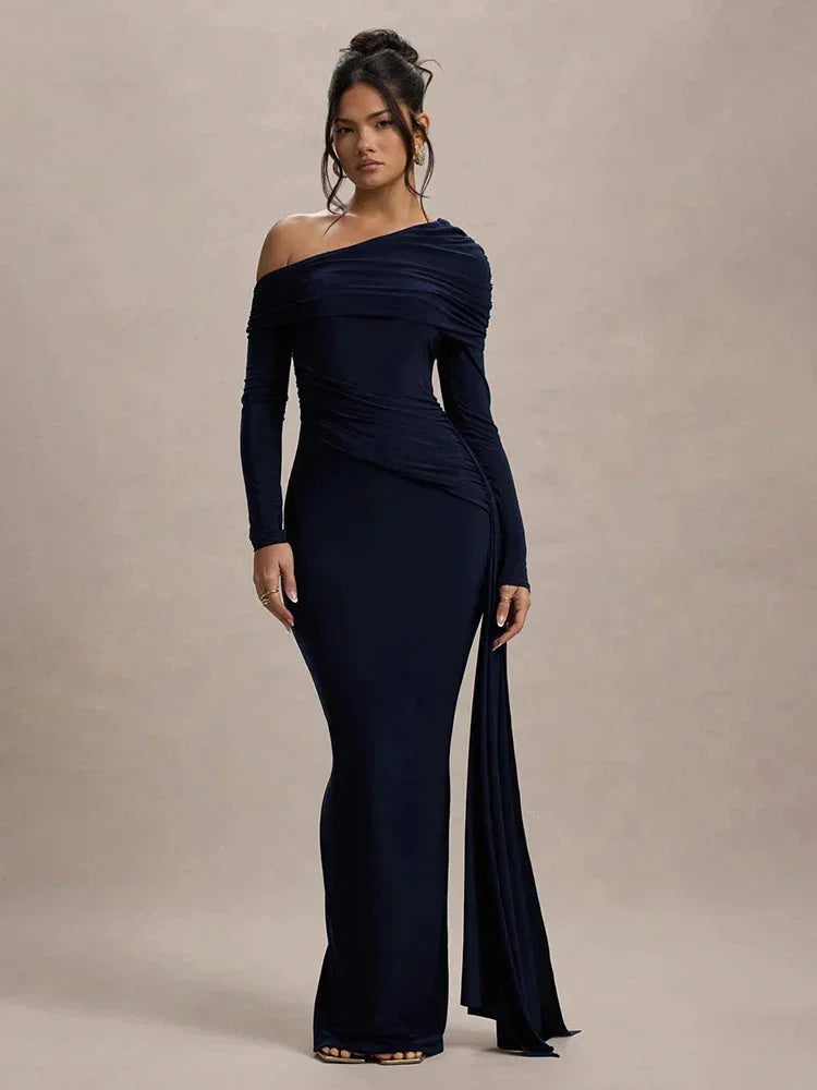 Robe longue femme épaules dénudées avec traîne