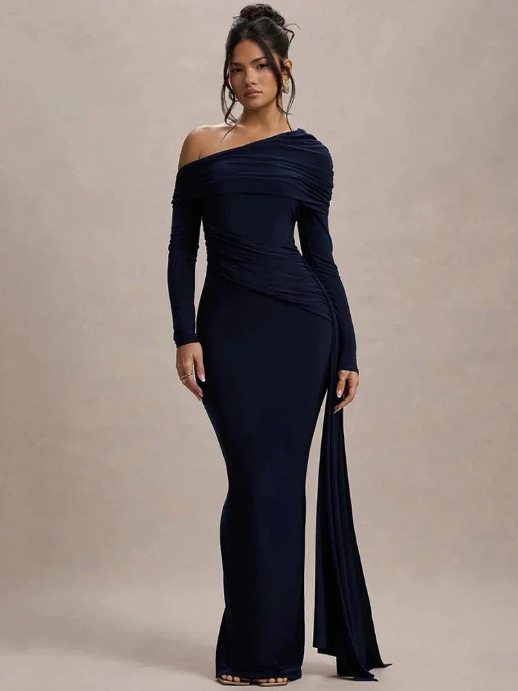 Robe longue femme épaules dénudées avec traîne