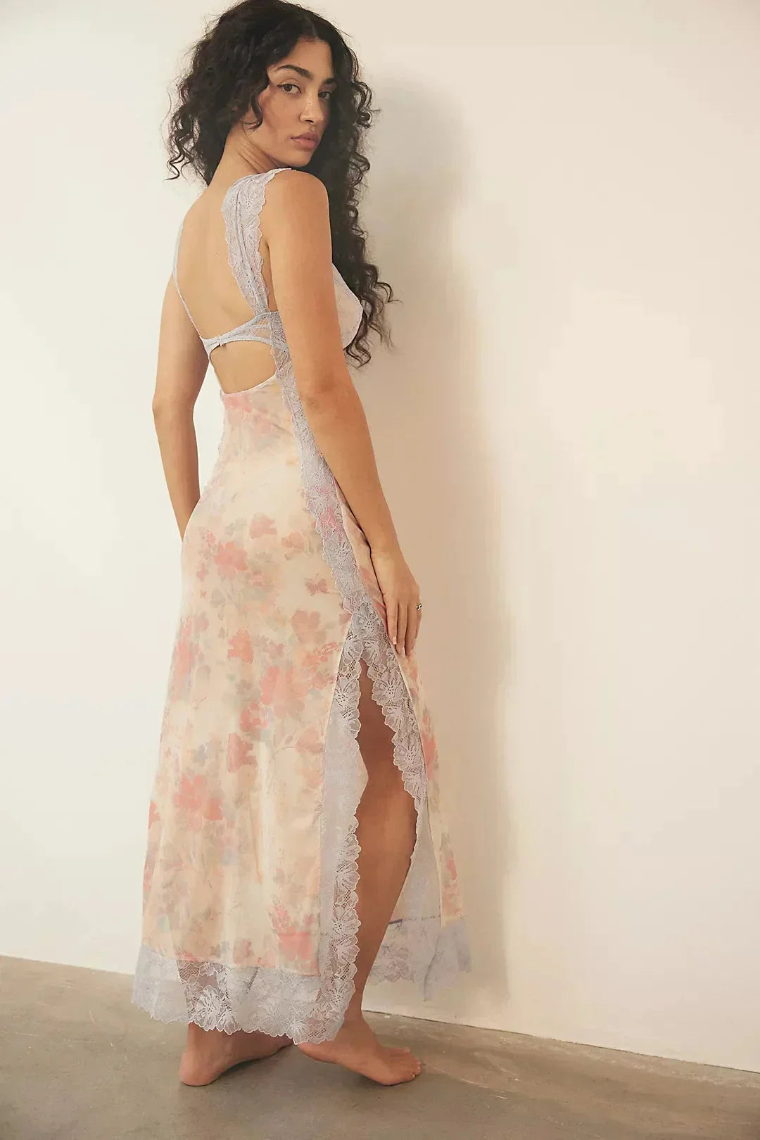 Robe maxi florale transparente dentelle cache-cœur | ROBEMODE