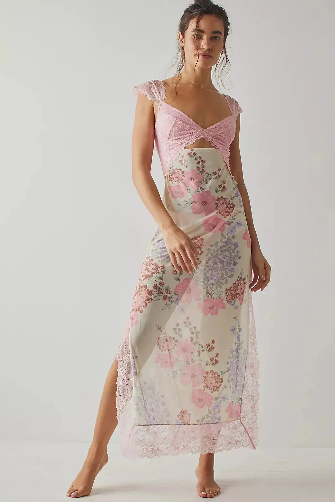 Robe maxi florale transparente dentelle cache-cœur | ROBEMODE