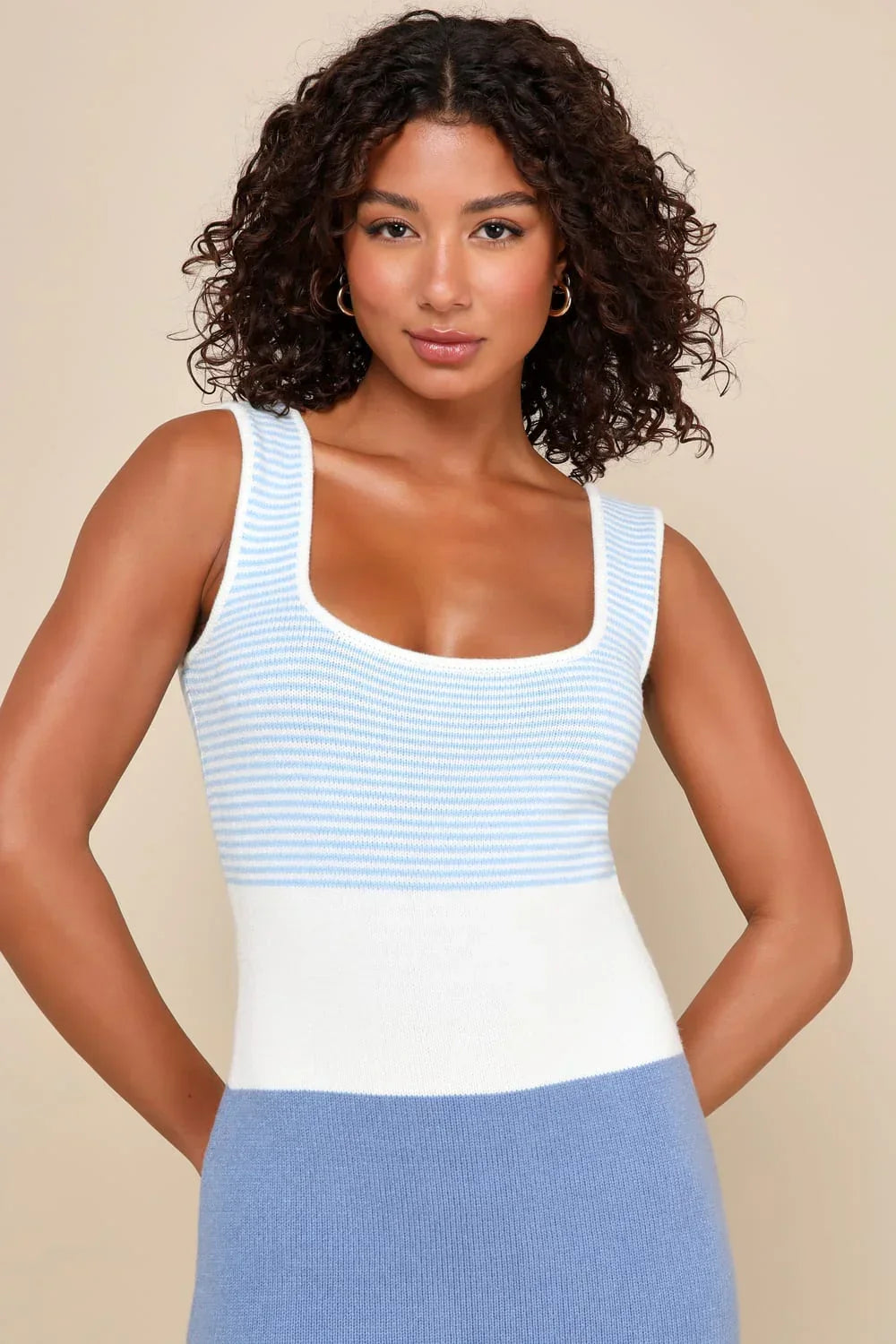 Robe longue femme à rayures bleues et blanches | Coupe féminine + Style élégant + Facile à accessoiriser – ROBEMODE