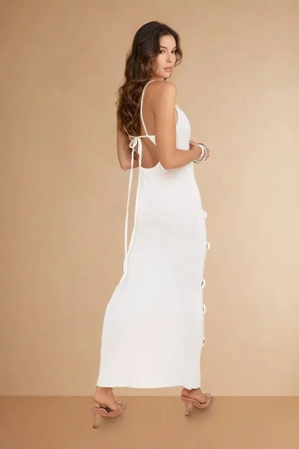 Robe longue soirée à bretelles fines avec détails floraux