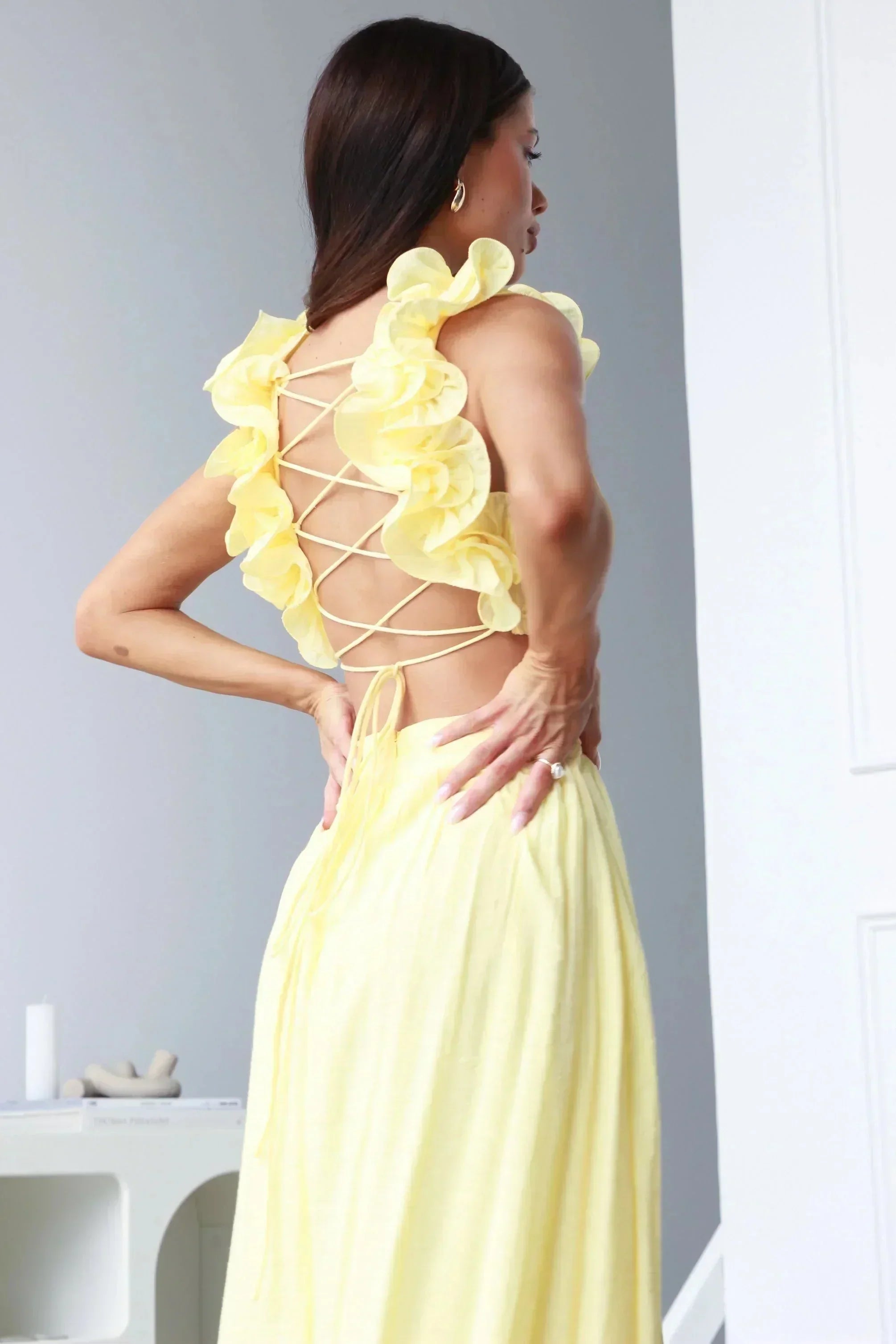 Robe longue jaune fleurie col V une épaule été | ROBEMODE