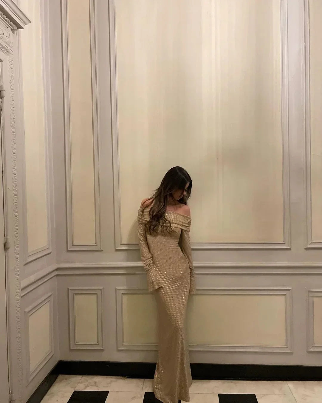 Robe longue femme pailletée épaules dénudées soirée