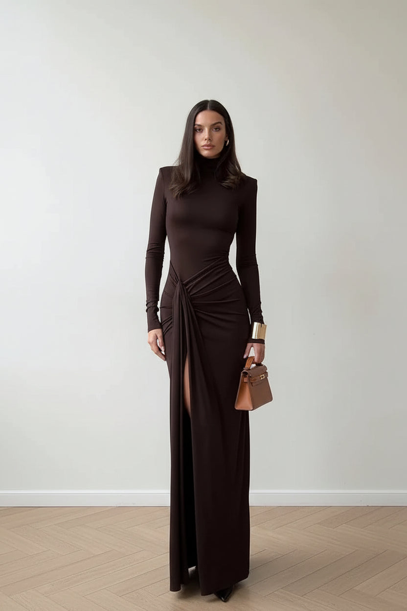 Robe maxi marron femme avec col roulé et manches longues | Coupe féminine + Style élégant + Facile à accessoiriser – ROBEMODE