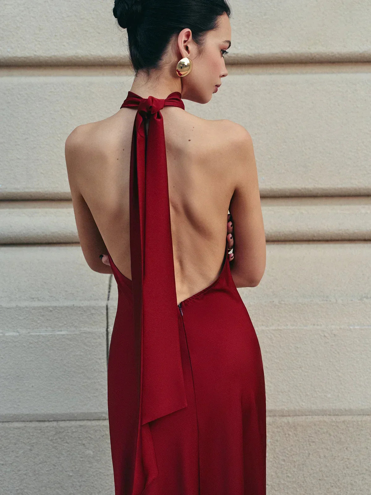 Robe longue femme rouge dos nu avec nœud traînant