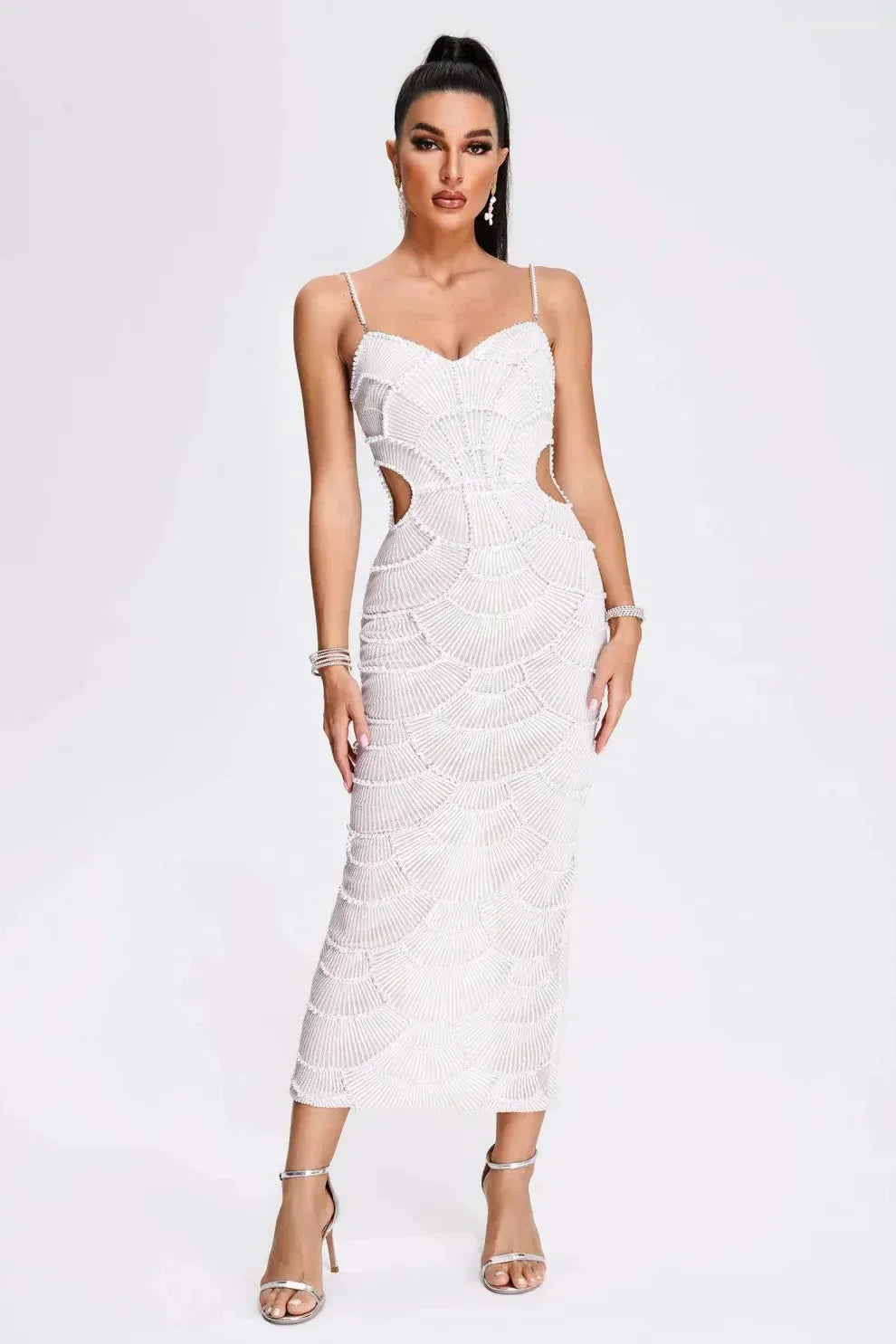 Robe Midi Soirée Blanche Sequins et Découpes Élégante | ROBEMODE