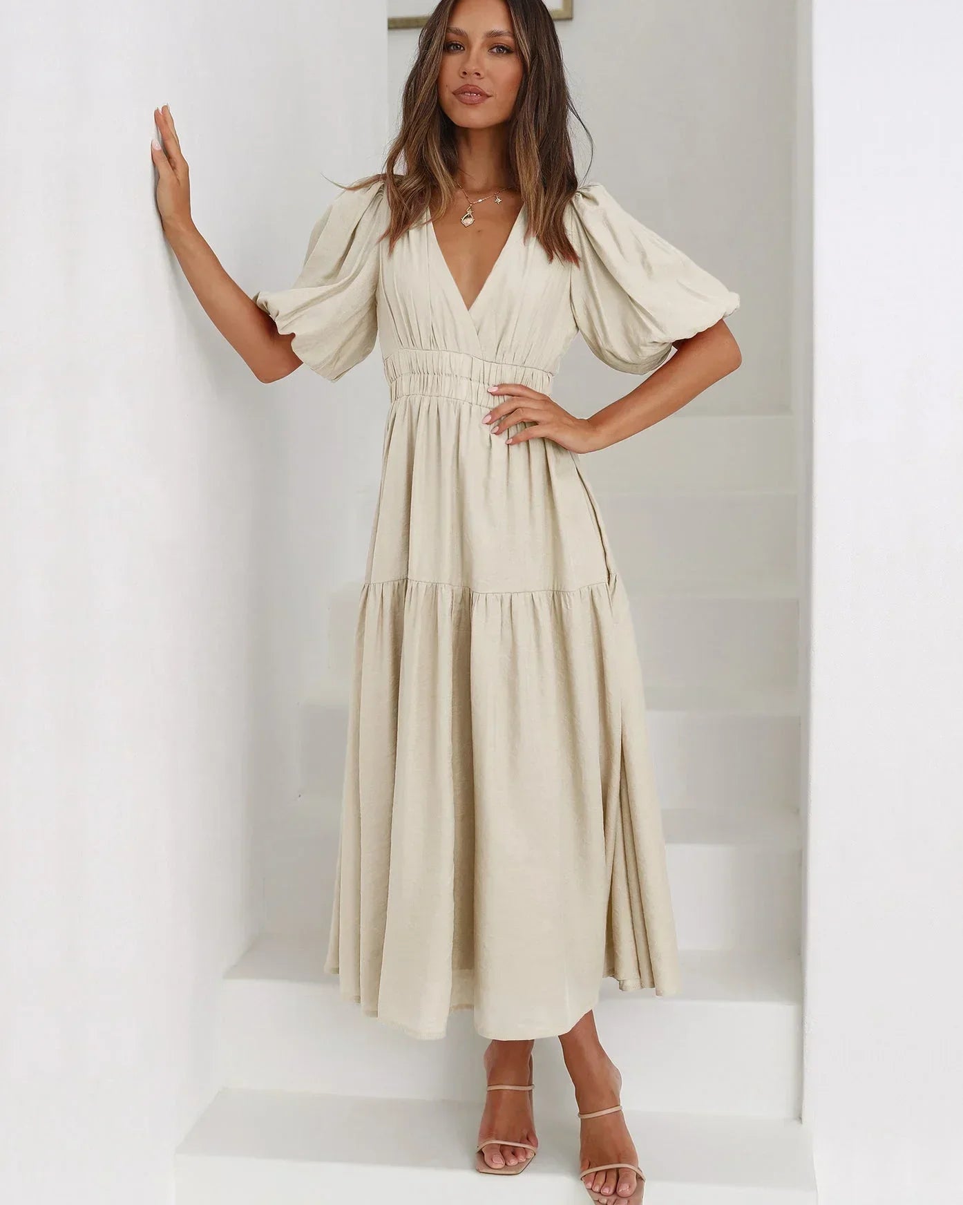 Robe midi femme avec col V et manches courtes