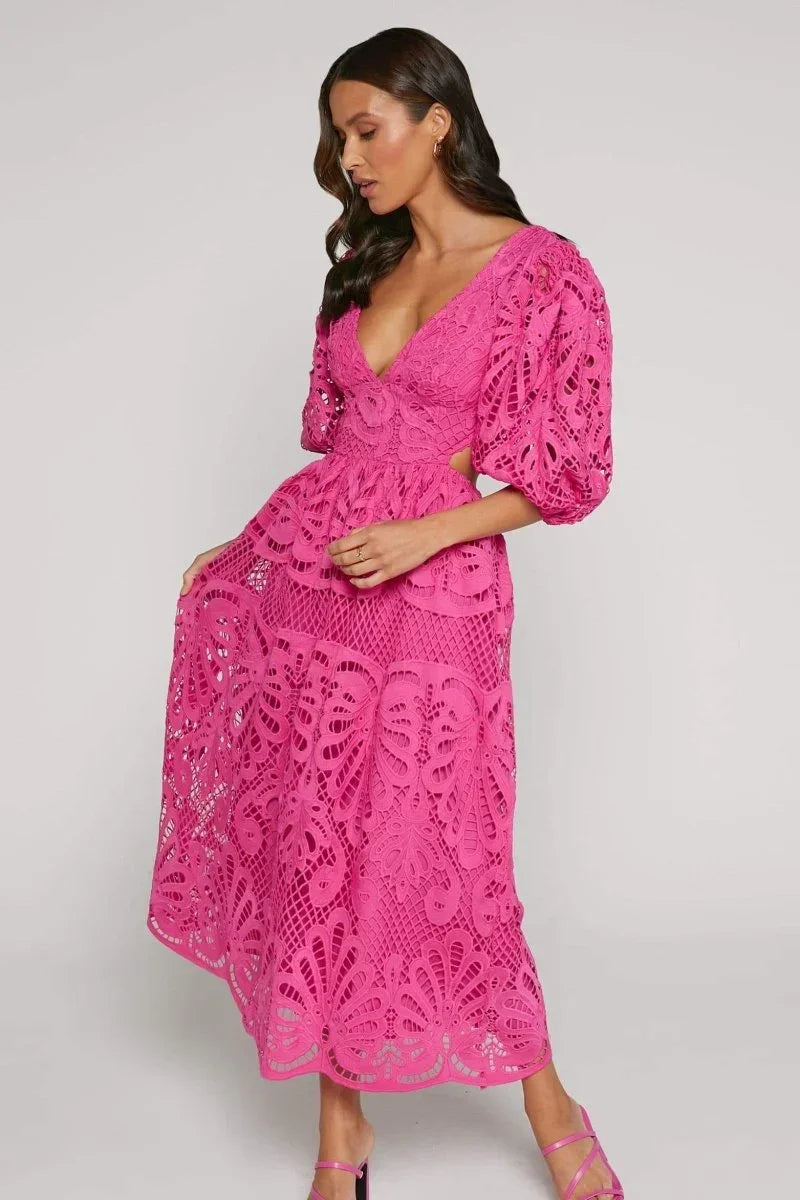 Robe midi dentelle col V manches bouffantes pour événement été | Coupe féminine + Style élégant + Facile à accessoiriser – ROBEMODE