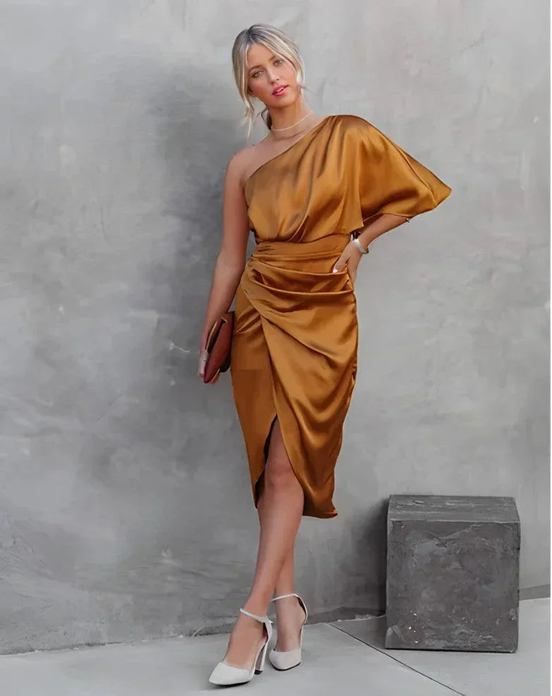 Robe midi asymétrique drapée effet satiné | ROBEMODE