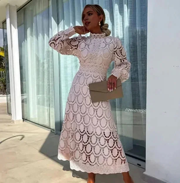 Robe midi femme en dentelle manches longues élégante