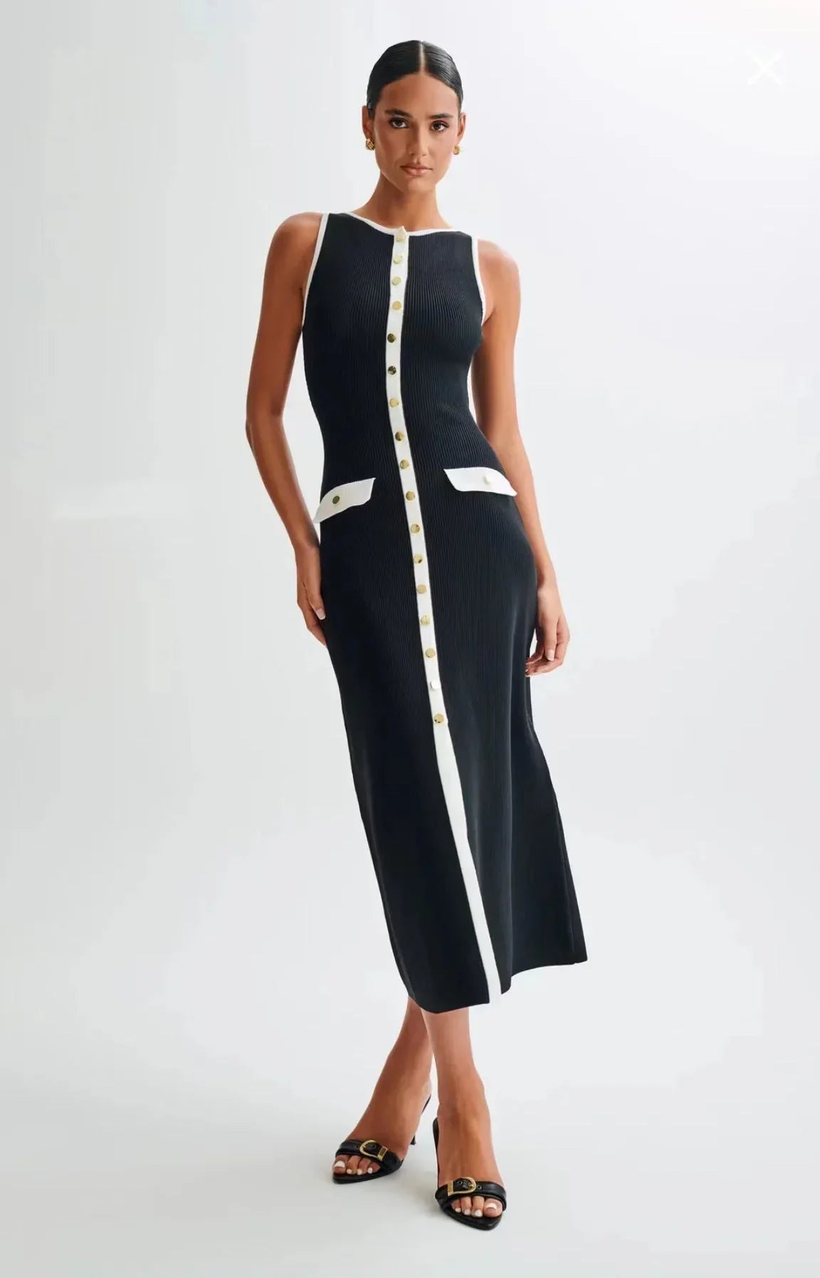Robe midi femme noire avec boutons contrastés | Coupe féminine + Style élégant + Facile à accessoiriser – ROBEMODE