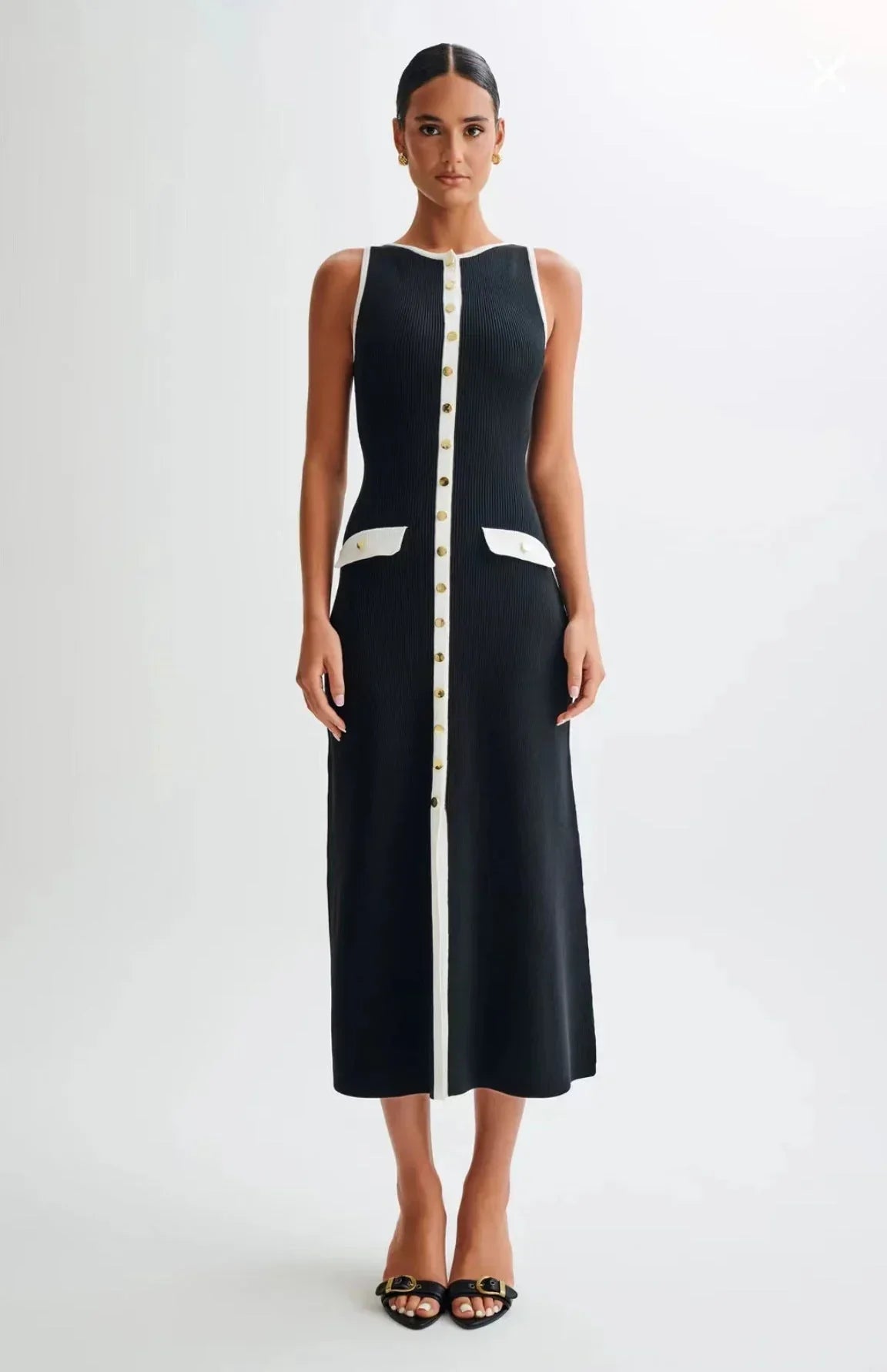 Robe midi femme noire avec boutons contrastés | Coupe féminine + Style élégant + Facile à accessoiriser – ROBEMODE