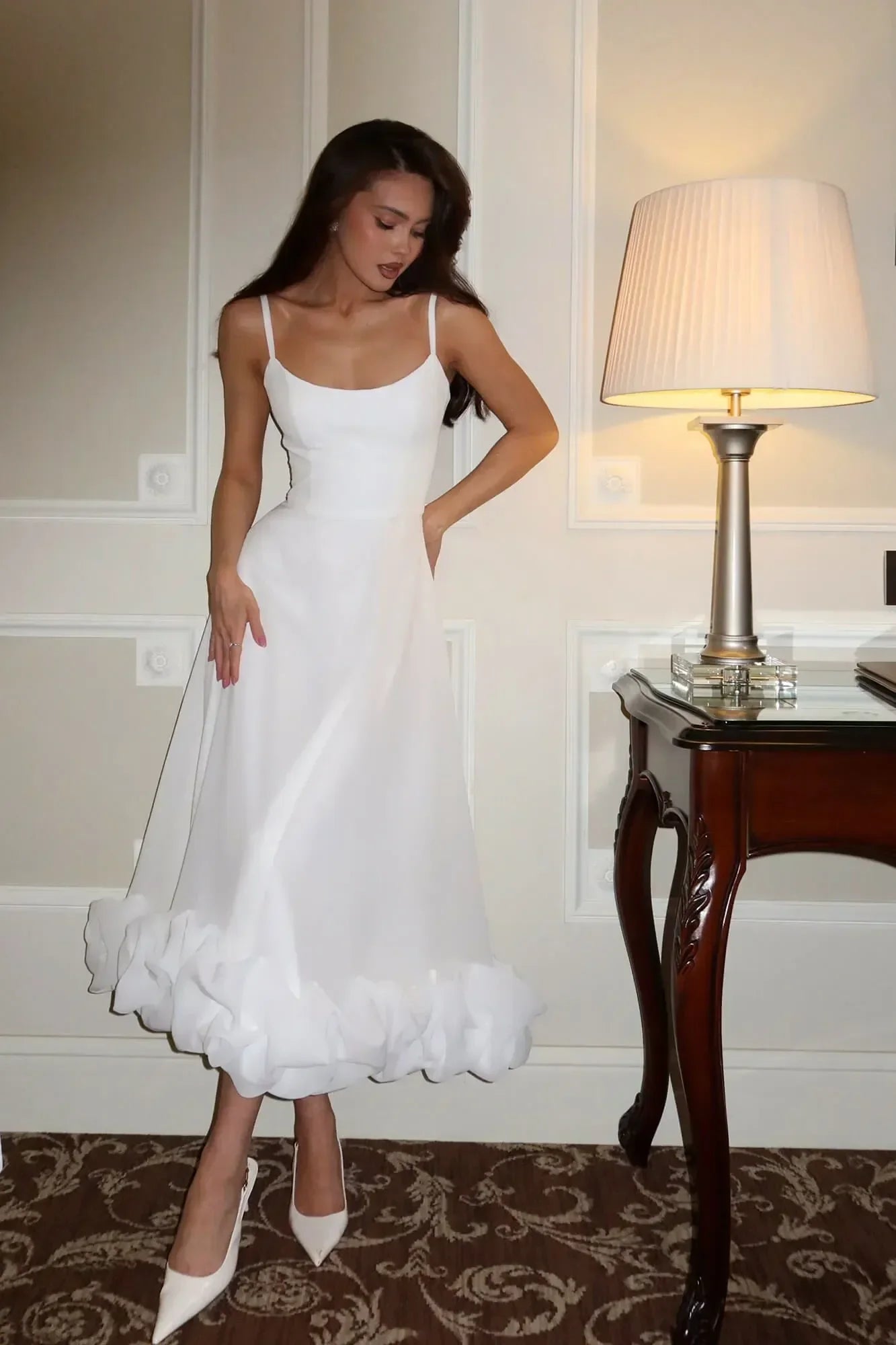 Robe midi femme volants sans manches | Coupe féminine + Style élégant + Facile à accessoiriser – ROBEMODE