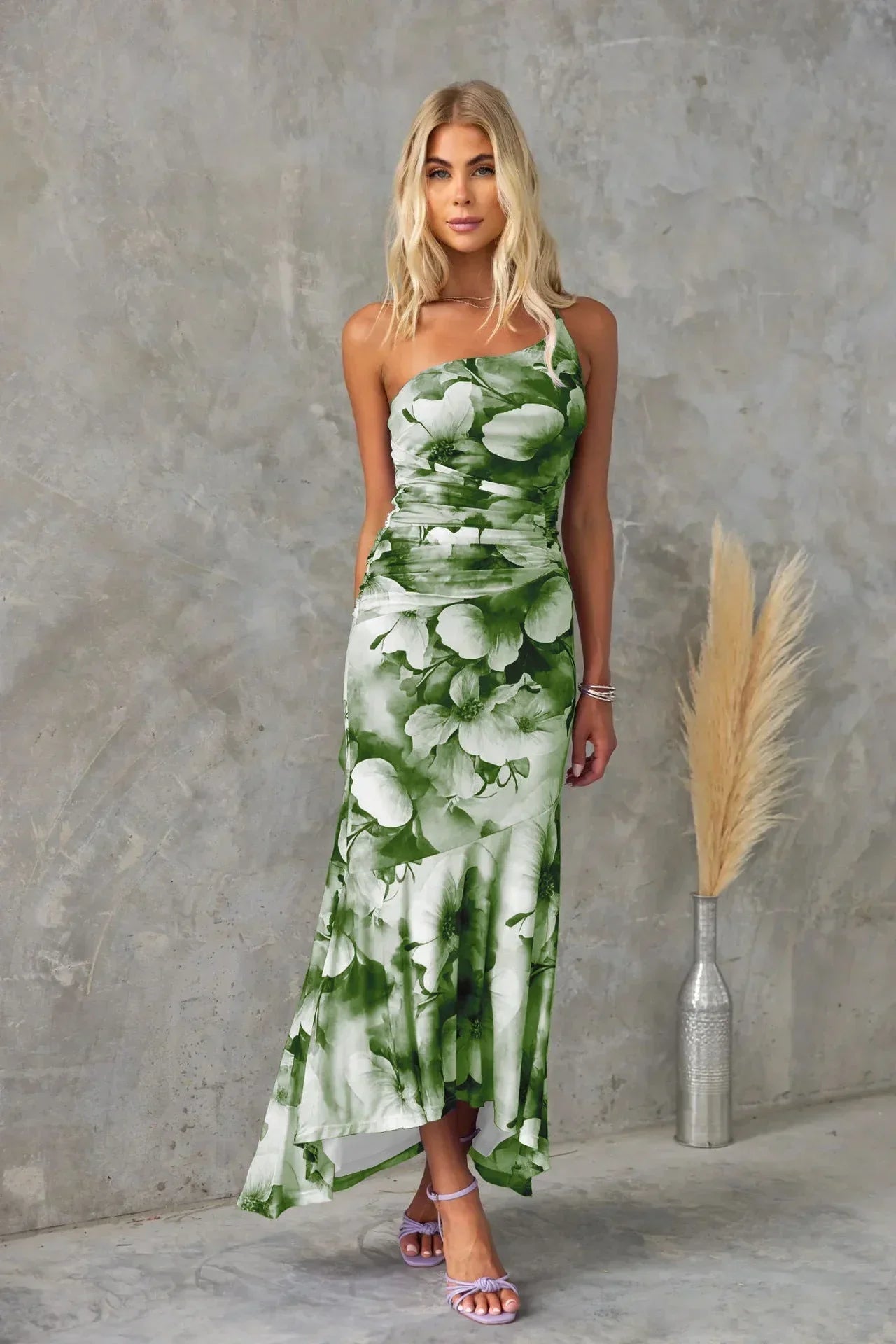Robe midi florale dos asymétrique sans bretelles | ROBEMODE
