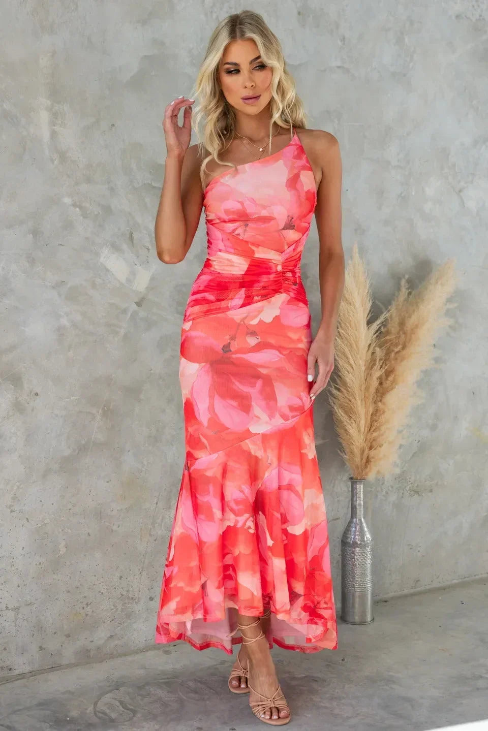 Robe midi florale dos asymétrique sans bretelles | ROBEMODE
