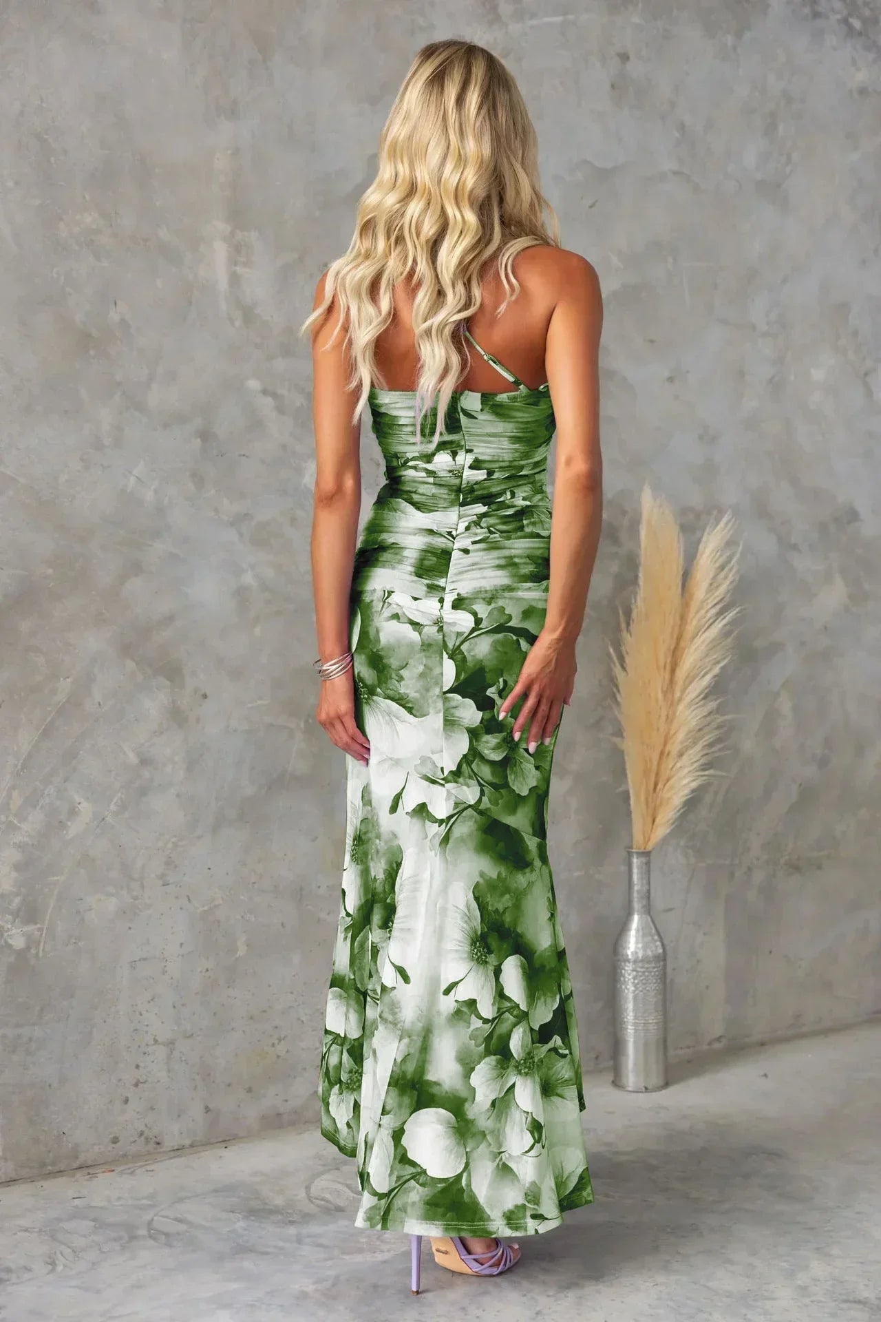 Robe midi florale dos asymétrique sans bretelles | ROBEMODE