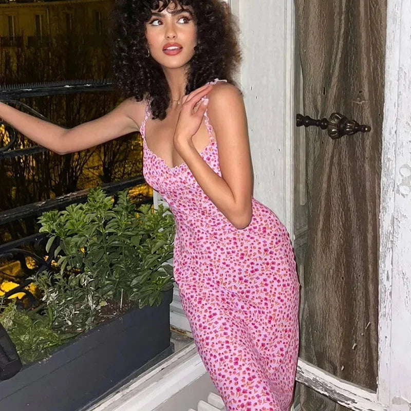 Robe midi fleurs roses col cœur bretelles été | Coupe féminine + Style élégant + Facile à accessoiriser – ROBEMODE
