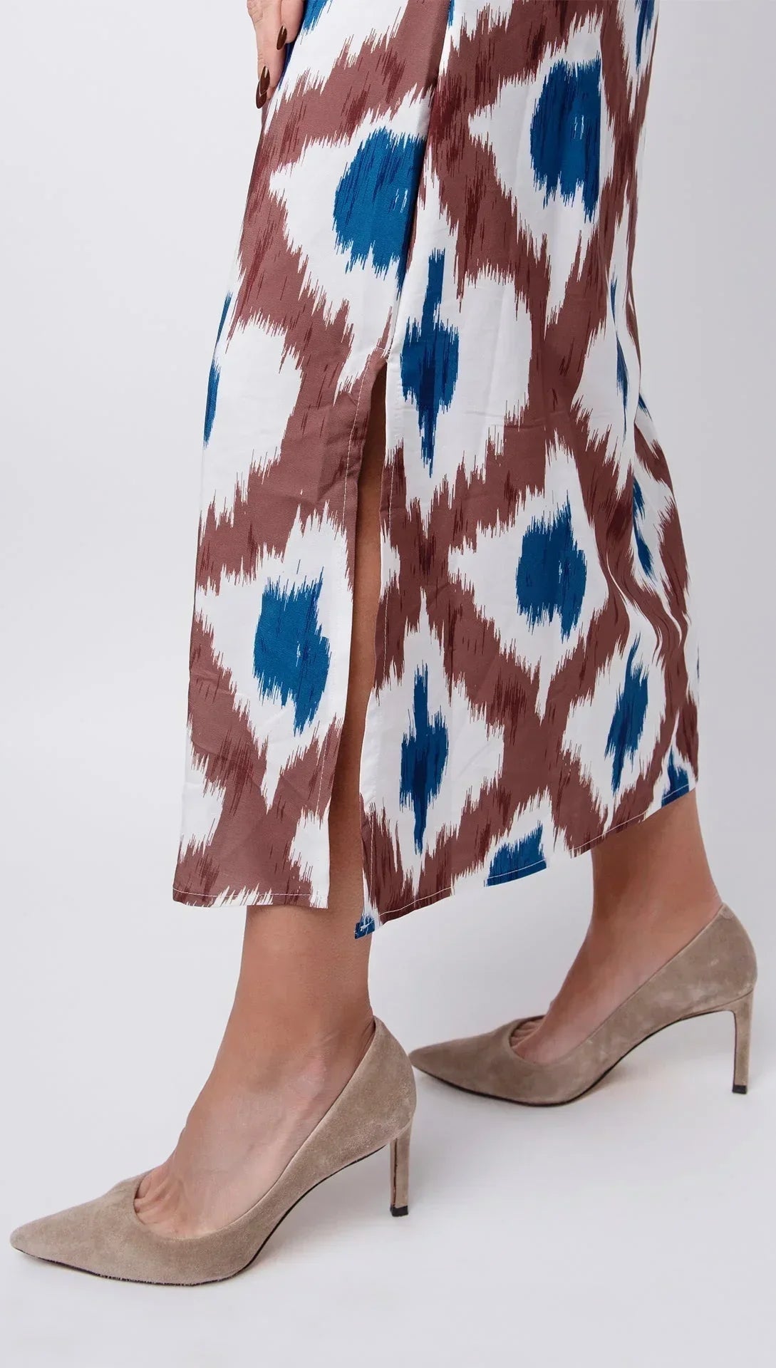 Robe midi femme imprimé marron bleu col V sans manches | ROBEMODE