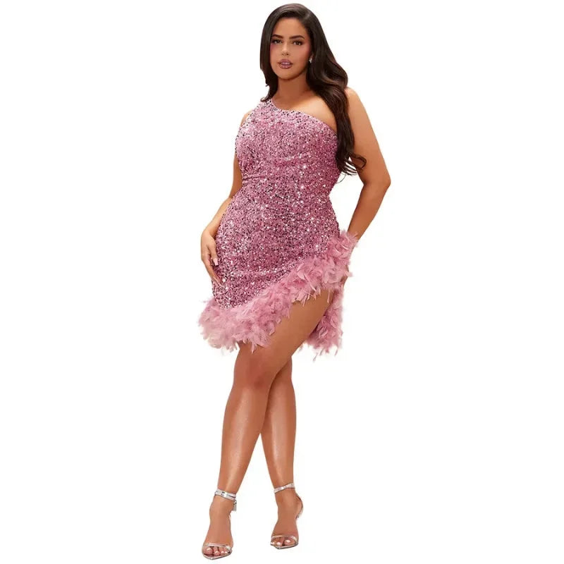 Robe courte asymétrique femme sequins et plumes clubbing