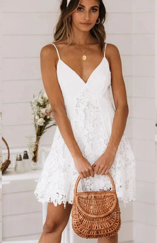Robe Courte Blanche Dentelle Col V Bretelles Fines Été | ROBEMODE