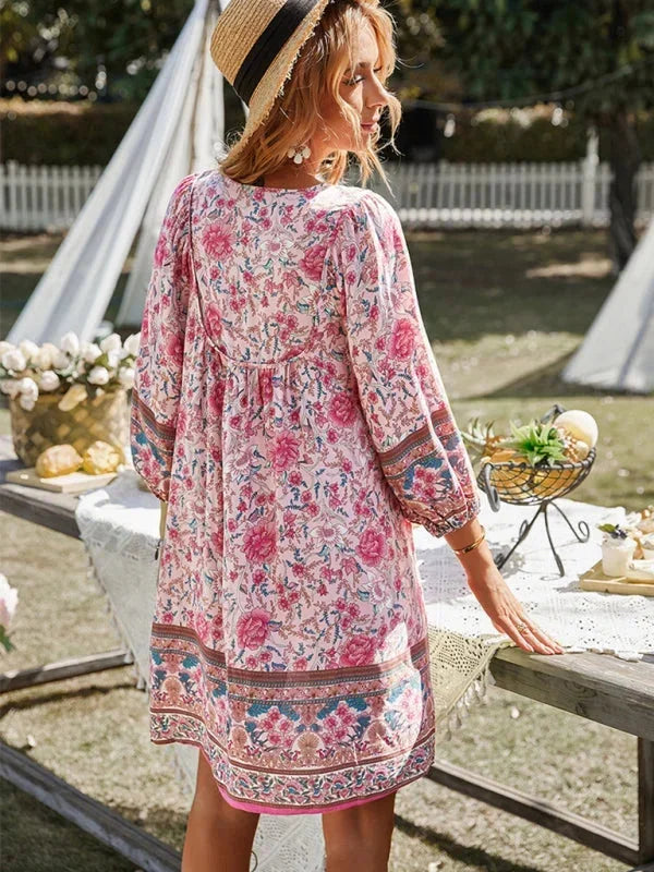 Robe courte bohème femme imprimé floral col V manches 3/4 | ROBEMODE